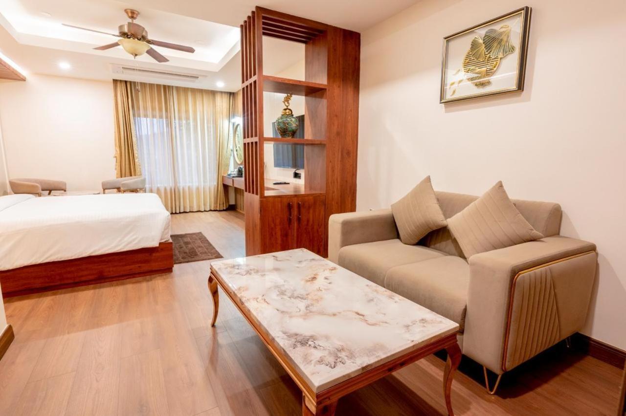 Heavens Garden Empire Otel Guwahati Dış mekan fotoğraf